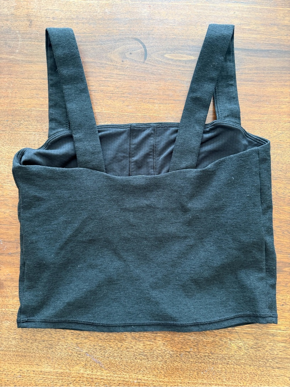 Lulu High-Rise Active Leggings & vuori Cropped Tank Set - Picture 4 of 4